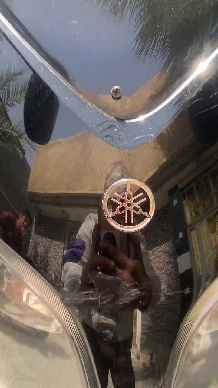 سلام عليكم تيماكس 2007 اصل بلاك مات ماشيه 39km بيها كلجات مالوسي شلعه ومعدل تشك الكاع صالنصه  بيع او مراوس pcx باقي مكاني بغداد مدينة الصدر ***********
