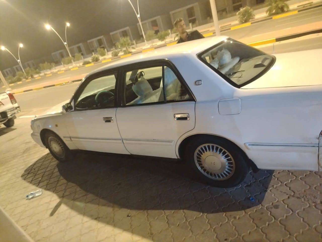 سلام عليكم راس ثور تكم ابيض 1998 كفاله من كص ونقل 
مكينه وكير ٣٠٠٠ كفاله حداديه جديده 100/100 اسير بلاد عداد 240 رقم ذي قار نكليزي سنويه ٢٧ شرط تحويل دواخل بلاد سياره حلوه بيها ضربه مدكر وره يم مال سبير صندوك شوي بلتكمه 
مصبوغه عام تخم تأير كهربائيات كله شغاله سياره خير من الله 
البيع او مراوس سعرها ٧٥ وبيها مجال مكاني بصره *********** وتساب 
*********** خط
