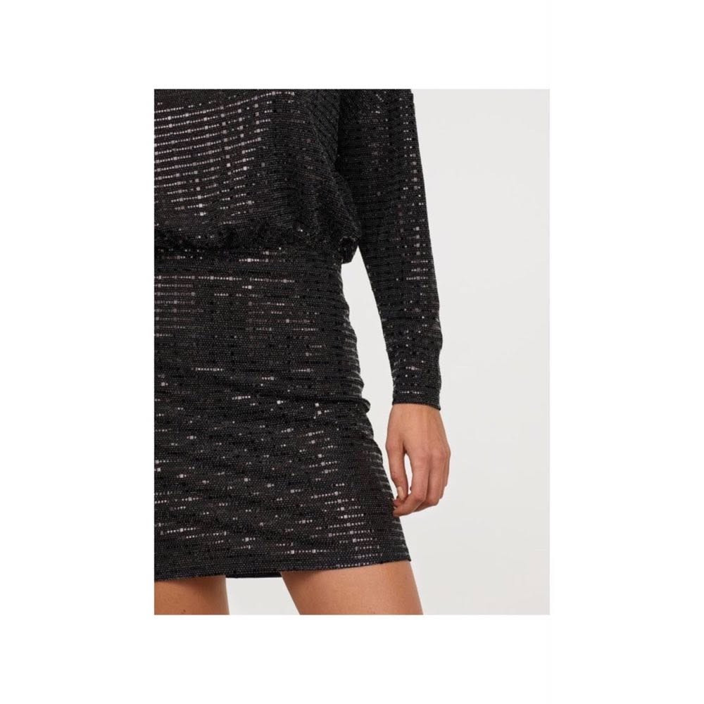 ماركة H&M الأصلي
قياس M
مرة وحدة ملبوس 
السعر 15 فقط


**إذا كنت صاحب هذا الإعلان وتريد حذفه لأي سبب، رجاءا أرسل رسالة إلى الدعم الفني**
