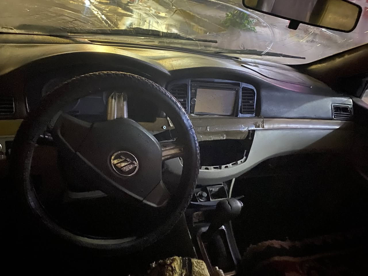 سيارة اليفان للبيع رقم بغداد الماني سياره سنويتها ضايعه بيها كتاب فقدان صاحبها ماندله اندل وكيل اول وكيل اول بكركوك كير ومحرك كورلا اوتماتيك انطيك شرط وكيل اول الباقي كله كدام عينك السعر ٢٠وبيها مجال بسيط مكان سياره كركوك الرقم ***********وتساب
