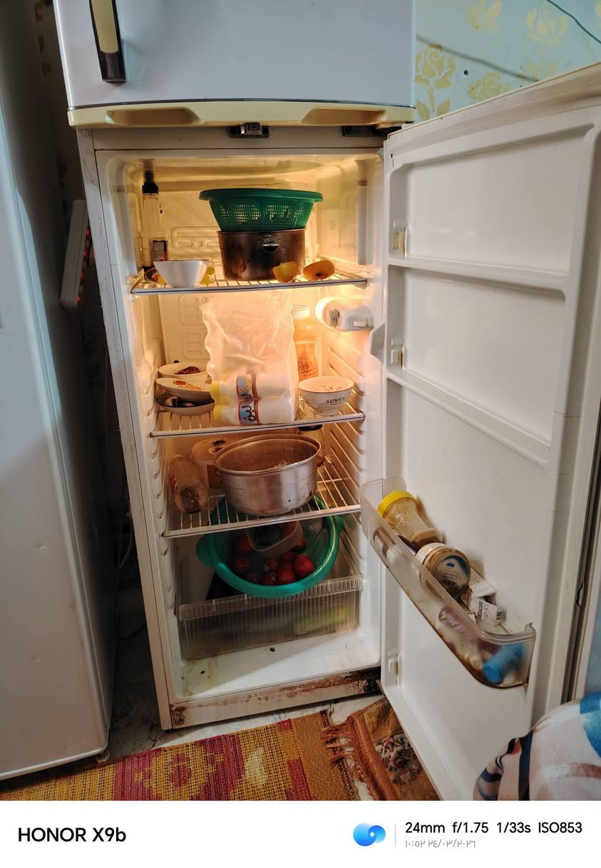 السلام عليكم للبيع ثلاجة نوع SAMiX نضافة فلول مداخلة تصليح ابد مكفولة من تبريد ومن كلشي بس نواقصها الرفوف عدد 2 شوفة عينك خير من الله السعر 130 وبيها مجال للاتصال علئ الرقم ***********
