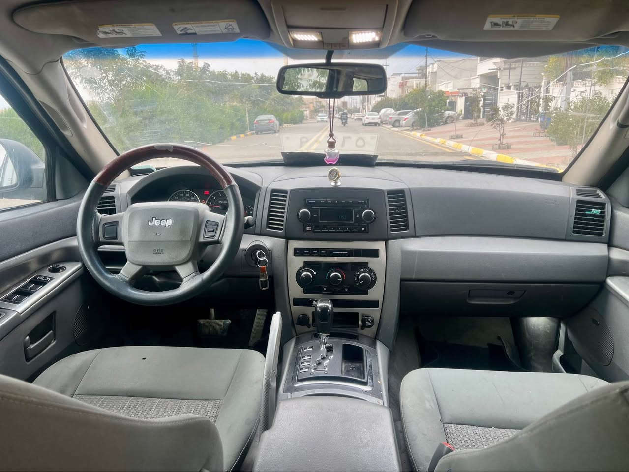 للبيع فقط.

سيارة جيب موديل 2007 دفع رباعي 4+4
گير محرك مال حاوية شادلهة جديد بشرط
صدر امامي خلفي جديد كهربايات كلة شغال
تبريد تدفية شغال رقمها دهوك سنوية منتهي 
بشرط تحويل بسم المشتري ثاني يوم
سيارةً حزام صبغ جمالية اثر جراد بدون ضرر
مكان سيارةً كركوك سعرها 78 ورقة بيها مجال قليل

***********📞
***********📞

كورك بيها واتساب أربيل, العراق
