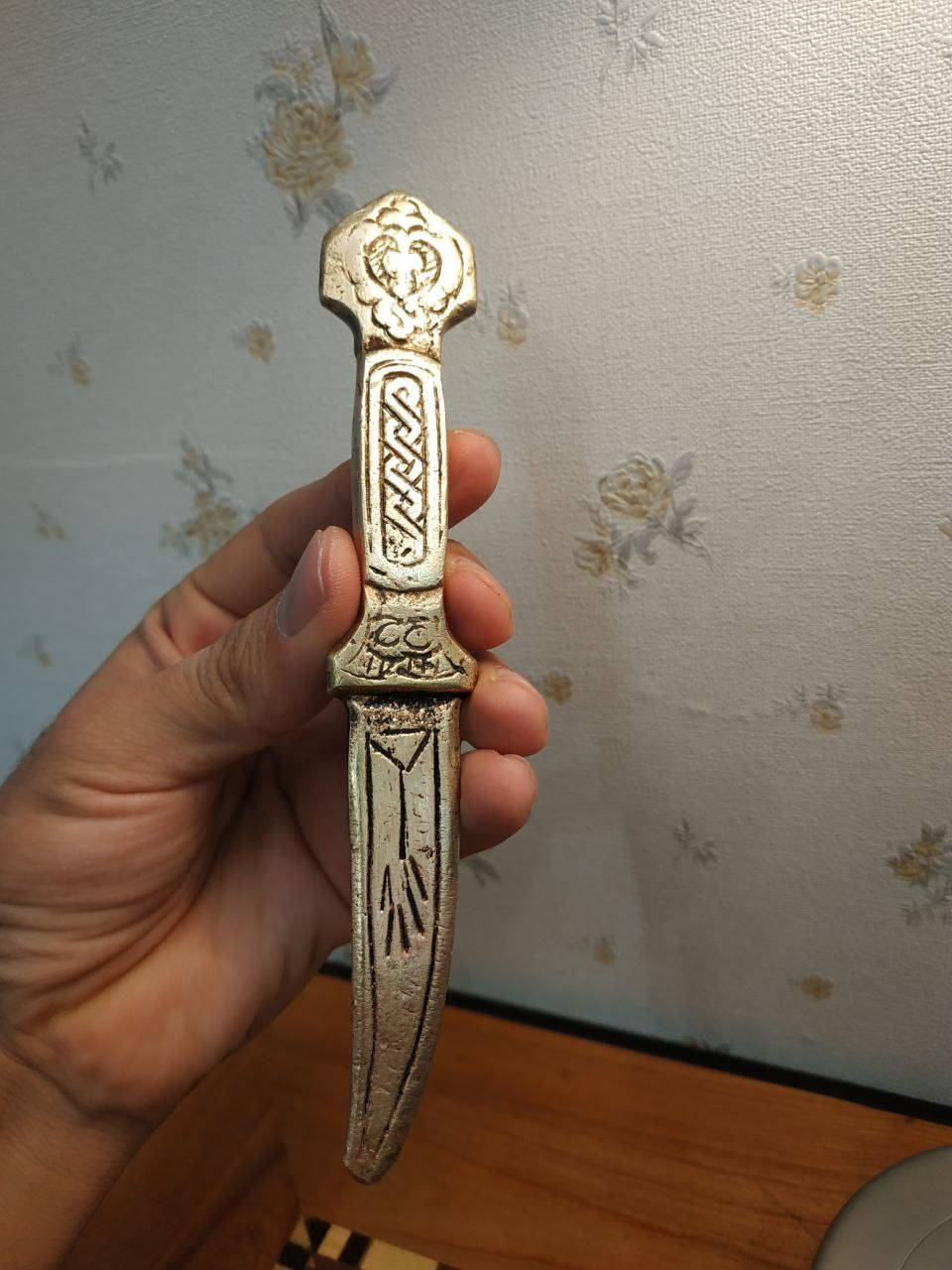 غراض متنوعة يوجد توصيل.


**إذا كنت صاحب هذا الإعلان وتريد حذفه لأي سبب، رجاءا أرسل رسالة إلى الدعم الفني**