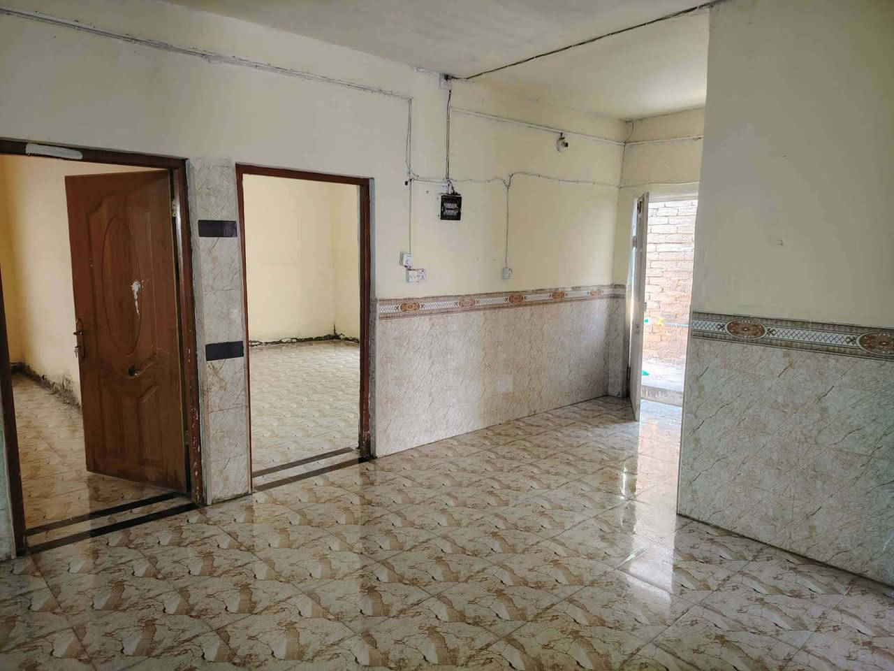 السلام عليكم مكتب عقارات الشمس  مقابيل المستشفى التركي !!!
                         بإدارة ((أحمد الگريطي))
                    
    ☎️*********** 
                        ☎️***********

🏠 دار للإيجار مساحه ٢٠٠م يحتوي على غرفتين وكليدور وصاله ومطبخ ومجمع صحيات داخليه وخارجيه وكراج سياره 

⁦^⁠_⁠_⁠_⁠_⁠_⁠_⁠_⁠_⁠_⁠^⁩⁦(⁠◍⁠•⁠ᴗ⁠•⁠◍⁠)⁩⁦(⁠◍⁠•⁠ᴗ⁠•⁠◍⁠)⁩⁦^⁠_⁠_⁠_⁠_⁠_⁠_⁠_⁠_⁠_⁠^⁩

🌎 الموقع حي المحاربين قرب المتنزه 

⁦^⁠_⁠_⁠_⁠_⁠_⁠_⁠_⁠_⁠_⁠^⁩⁦(⁠◍⁠•⁠ᴗ⁠•⁠◍⁠)⁩⁦(⁠◍⁠•⁠ᴗ⁠•⁠◍⁠)⁩⁦^⁠_⁠_⁠_⁠_⁠_⁠_⁠_⁠_⁠_⁠^⁩

💸💰 قيمة الإيجار 450

‪
