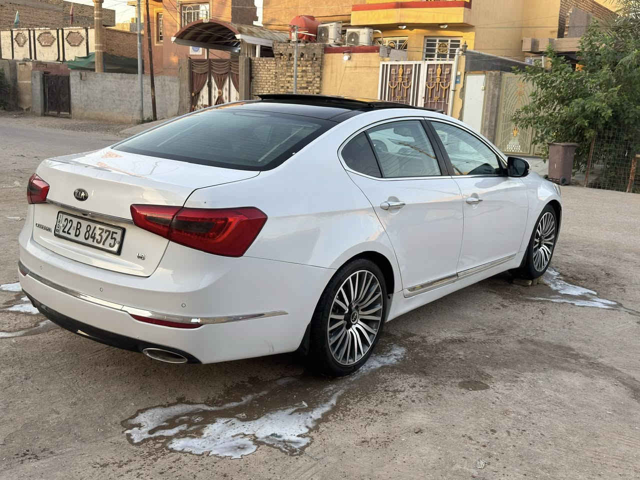 السلام عليكم كاتنزه 2015 VIP فول واحد عله واحد خليجي مكينه6سلندر سياره بلكارتون كير مكينه حداده تبريد تخم تاير  شركه تراي زيرو شرط  سياره مفوله موصفات بنرامه تبريد ٣ قطع كشنات جلد تبريد تدفئه ستيرن تبريد تدفئه  كلاصات حار بارد سايد بريك دكمه  ستيرن وكشن خزن  برده خلفيه  اليتات متحرك زنون يعمي  مري شفط  وهواي هواي سوالف بعد   رقم اربيل تحويل وكاله بلشرط  سياره بيها رشات صبغ بدون حادث بدون فتح  صبغها مكشر وبيها رشات. صفاح شرط موس لا راوج ولا تعمير  البيع او امراوس سعرها ١٠٩ مكاني حله ابو غرق.  رقمي ***********
