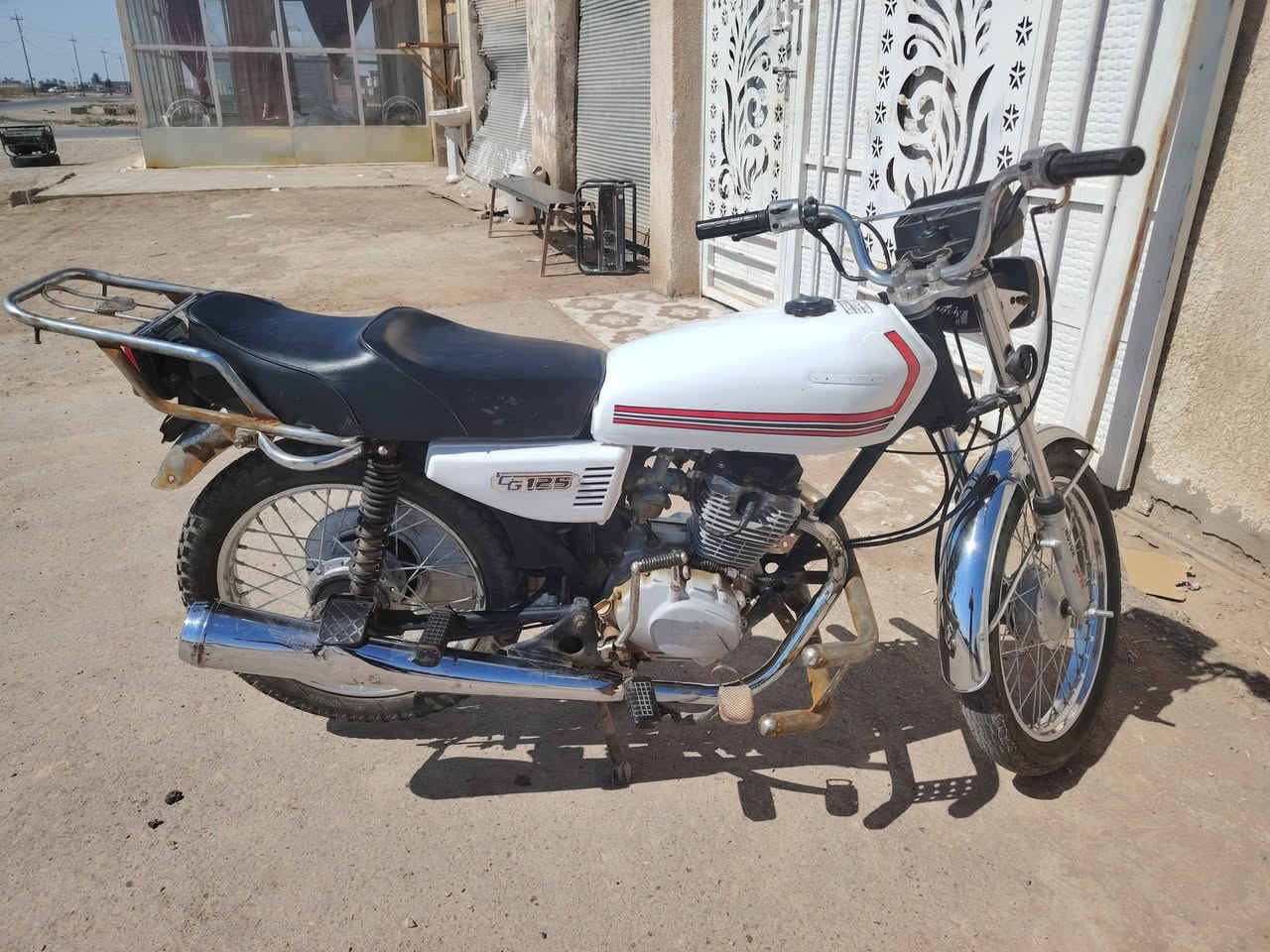 دراجه نامه نضيفه كلش مرتبه مكينه مكفوله شرط نشاطه فول موديل 21 تعال شوفها  دراجه حلوه كلش مكاني ديالى خان بني سعد اني مكلف بل نشر هذا رقم ابو دراجه ***********       450 بيها مجال
