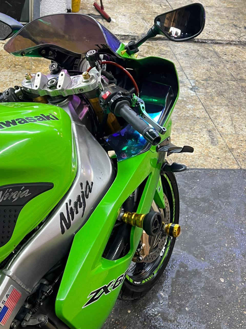 السلام عليكم كاوازاكي موديل 2004 كفاله  كلش نضيفه برمجه كامله السعر 35 ورقه وبيها مجال للطيبين مكاني بغداد السيديه *********** او مراوس بدراجه جكسر كون كفاله
