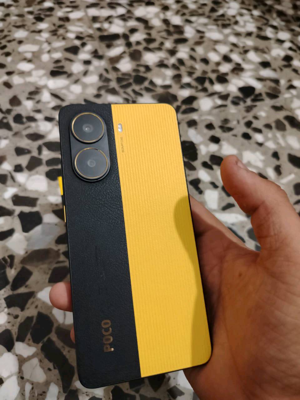 سلام عليكم 
بوكو اكس 7 برو 
ذاكرة 512
بطارية 🔋98
مكفول الجهاز كلشي مامبدل بي 
النضافة 95
