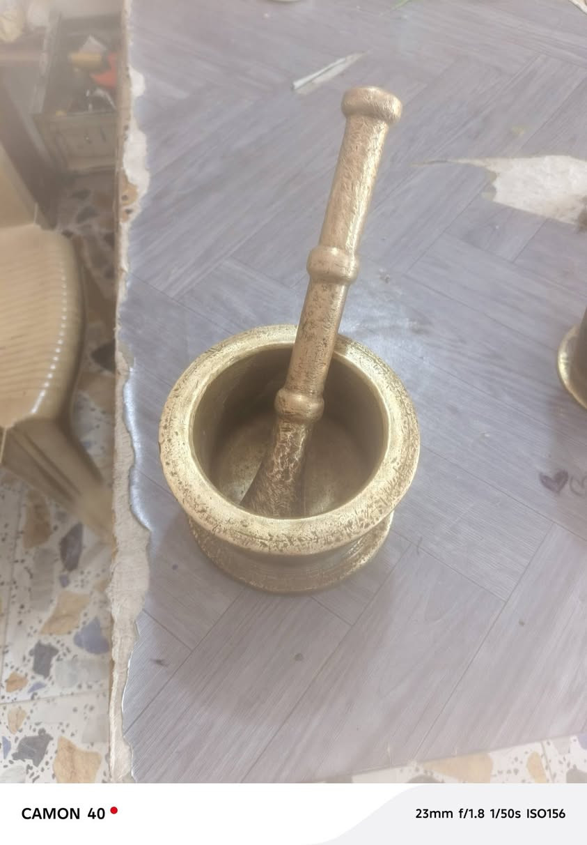 السلام عليكم
هاون قديم الوزن 8كيلو 
السعر ١٢٠
***********
