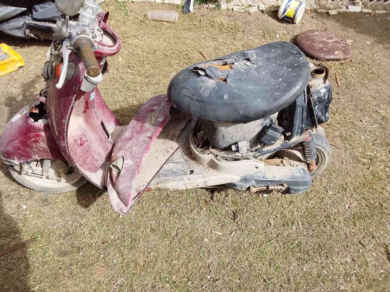 السلام عليكم درجات ثنين 2عصفورية
كلاسك دراجات شغالات بس عوزهن ترتيب ابيع كوم حديد 
كوم حديد 200$وبين مجال ابيع شلع ***********
