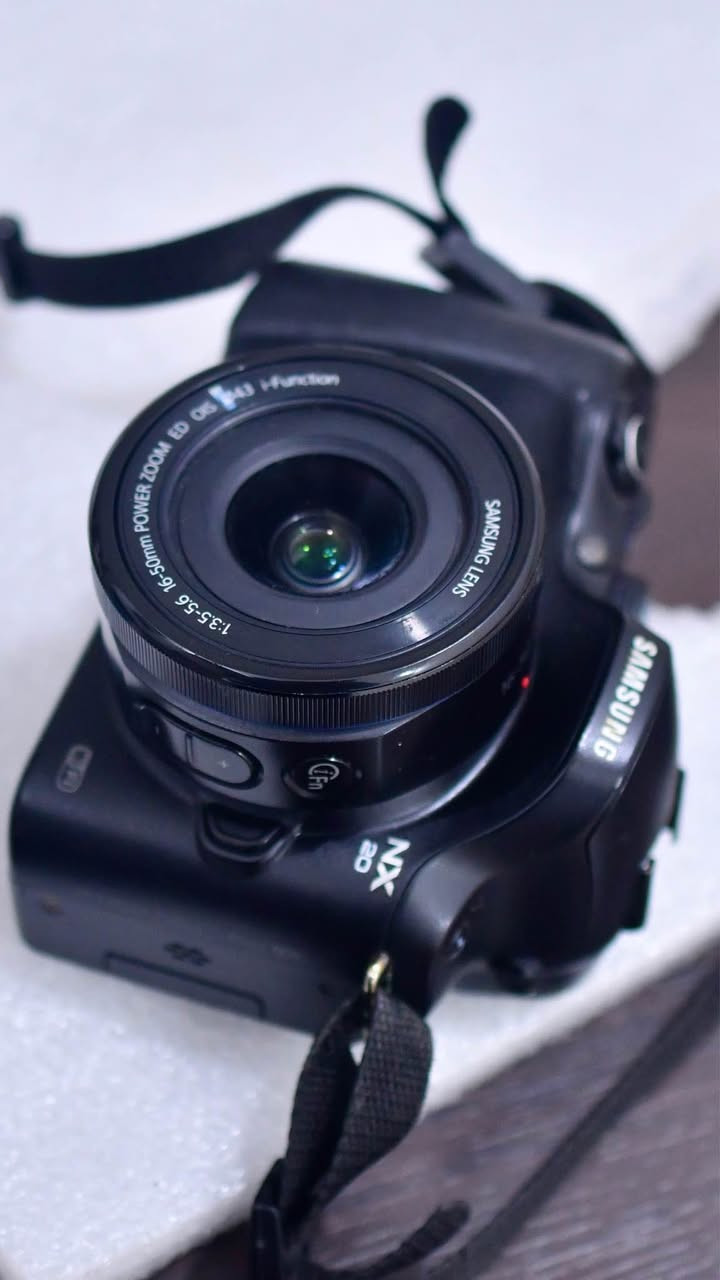 Samsung nx20 wifi 
Lens 16-50
Lens 30mm f2
155دولار دهوك, العراق


**إذا كنت صاحب هذا الإعلان وتريد حذفه لأي سبب، رجاءا أرسل رسالة إلى الدعم الفني**