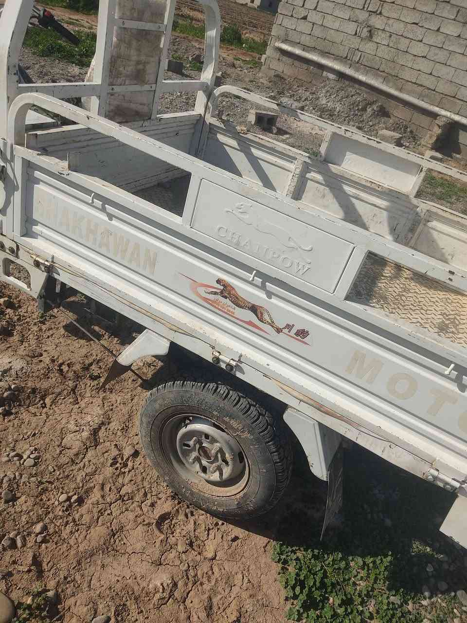 السلام عليكم عندي ستوته البيع فحل عالي محرك جديد كهربائيات كله شرط ركبه شرط تواير جديد ***********السعر 1300وبيه مجال شي قليل
