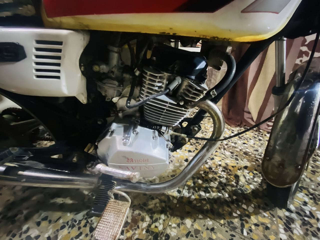 سلام عليكم ايراني 22 
كهربائيات كله شغاله فقط نقصها 
باتري + دبل اشاير قبل شهر من جفتتها 
اول هندر تشتغل امانت الله ورسوله 
ملاحضه صوت إلى بلفيديو صوت صلنصى
مابيها كعكه حته ميكون مخاجل مكاني بغداد  
سعر 400 يشهد الله دراجه تخبل 
*********** وتساب
