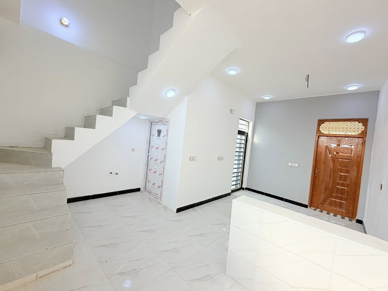 للايجار مساحة ٥٠ م  ملحق حي ميسان // يم الكرعاوي
جديد وغير مسكون // شارع الزوار

***********

*********** وتساب
