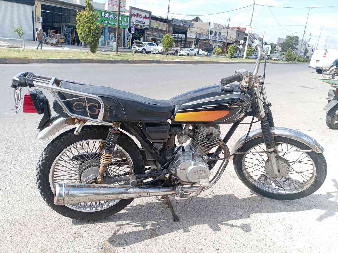 ماطور البيع  يعوزو بس بلك و تنضيف كبريته السعر 200 و بي مجال و ***********
