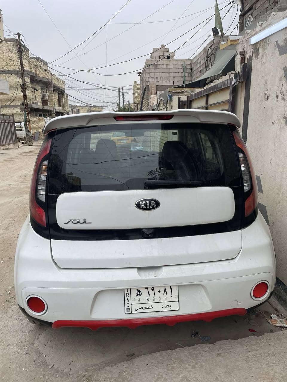 كيا صول 2018 محرك 2000 gdi  مبدل جديد وارد أمريكي حادثها موضح بالصور ماشية 100 رقم بغداد مشروع وطني شرط التحويل سعرها ( 116 ) ورقة للإتصال *********** الشراي يتصل لا تراسل عالخاص لان مغلق مكاني بغداد الجديدة
