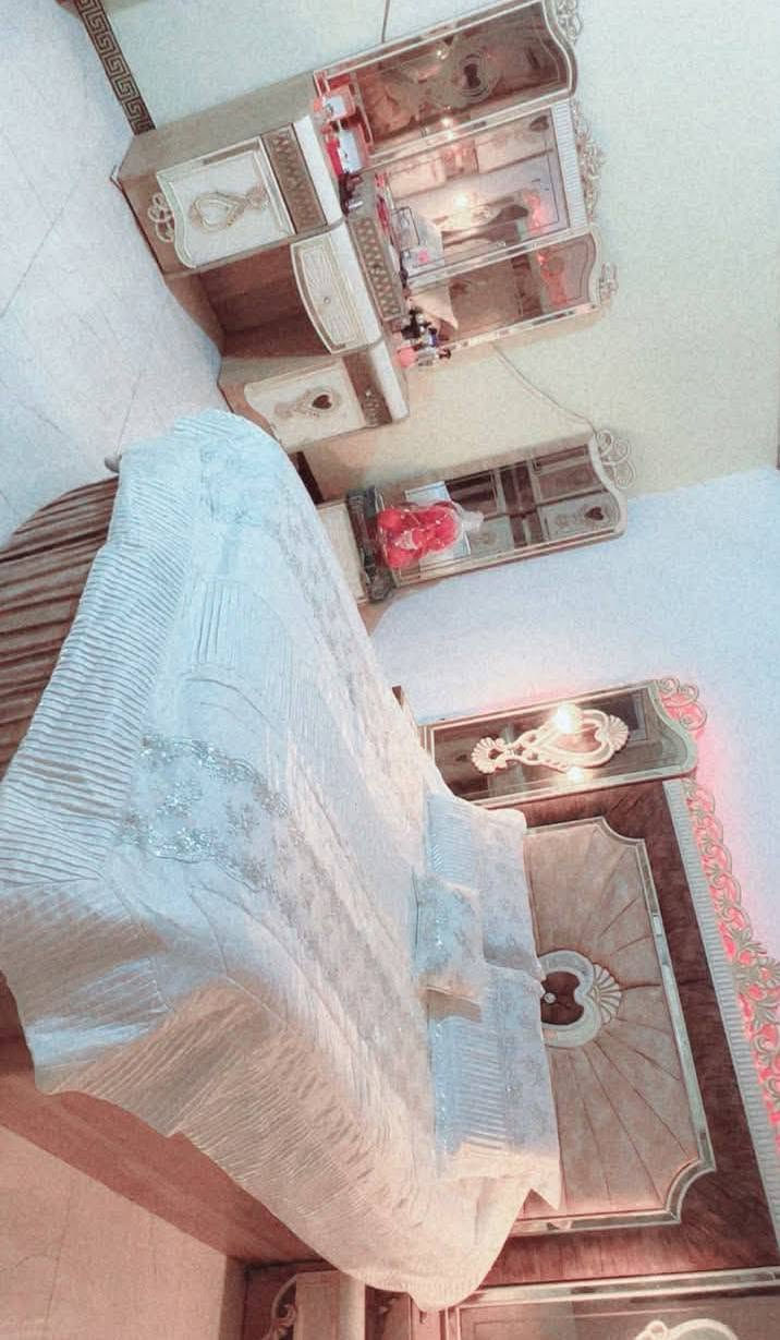📢 للبيع غرفة نوم نظيفة
للبيع غرفة نوم مستعملة بحالة نظيفة جداً.

🛏️ التخت معمول تفصال، وتكلفة تفصيله 150 ألف دينار.

💰 السعر: 500,000 دينار عراقي وقابل للتفاوض (بيه مجال).

📍 الموقع: البصرة – الزبير.

📞 للتواصل: ***********
