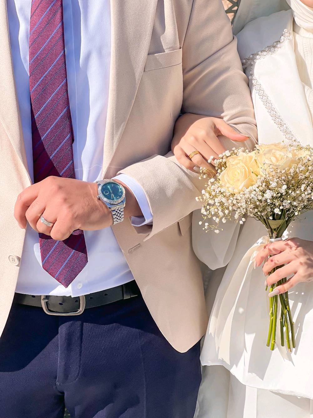 متوفر مصوره نسائي محترفه
مصوره حفل تخرج +عقد قران+ حفل زفاف+ اعياد الميلاد 