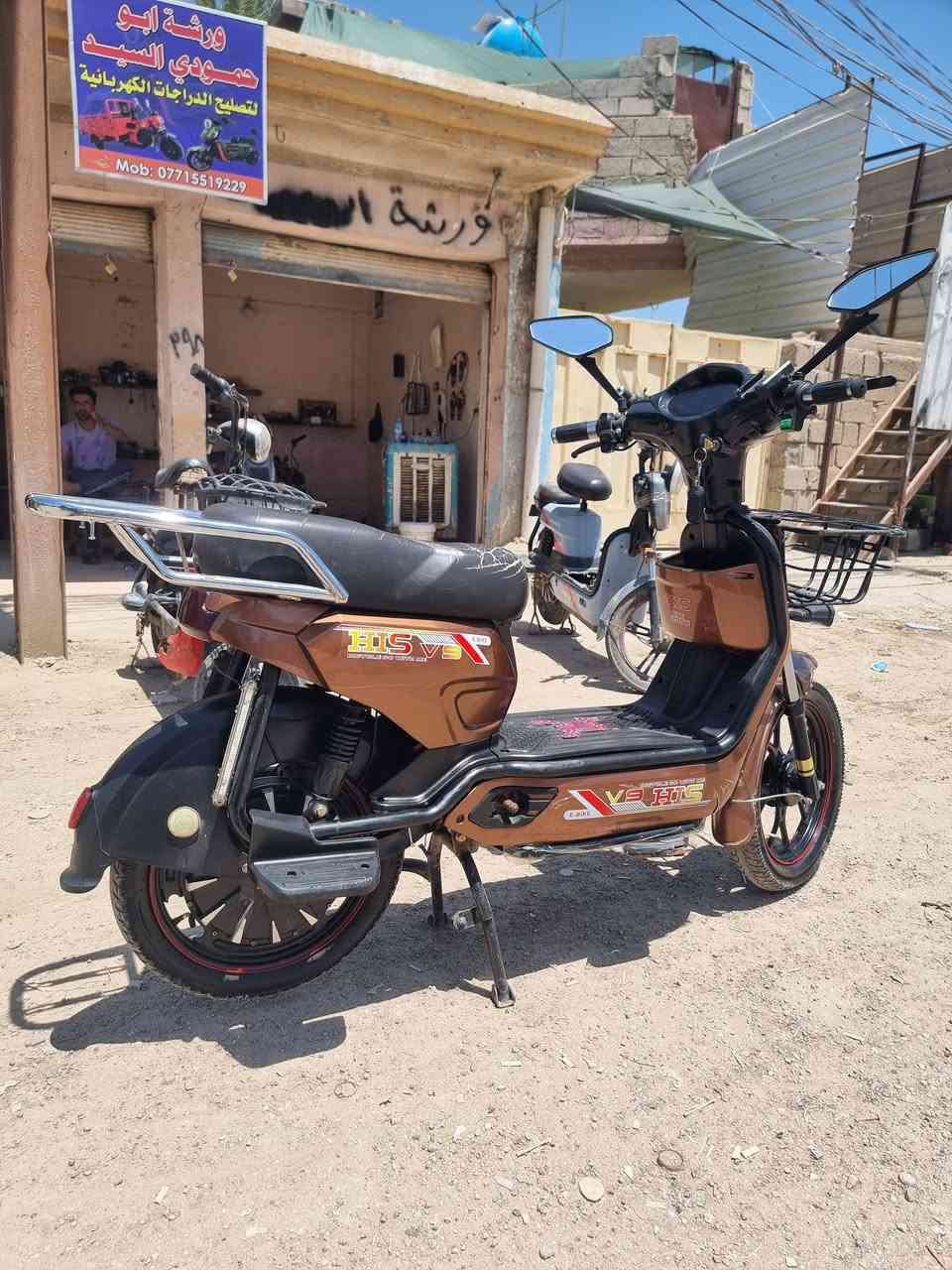 دراجه شحن البيع نظافه فول 
بطاريات 5كبار فول شرط الفحص 
السعر ٣٠٠ 
مكان باب الدرب قرب سواق الشمري 
***********
