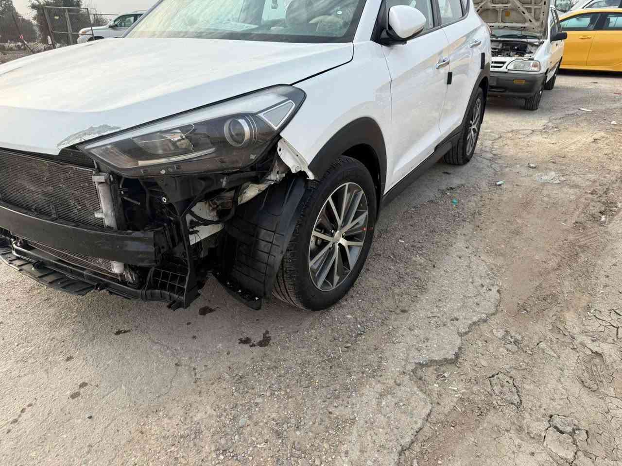 توسان خليجي موديل 17رقم بغداد تحويل سيارة مكفوله كفالة عامه ماشيه 70لف صاربيه حادث ابيعه على وضعه مكانه سيارة بغداد سيارة شغاله وتمشي ***********
