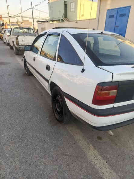 للبيع فكتره حجم 18 بيها صوت كجم بيم رقم اخضر هزه جديده شرط التحويل فقط صبغ احزام من جوه المصطره بس اني اكلك صبغ احزام طخم تايرات باتري جديد سماعات ومسجل جديد تحويل فقط سياره مامتعوبه حلو قفل 33 جوه 33 لاتخبر
***********
