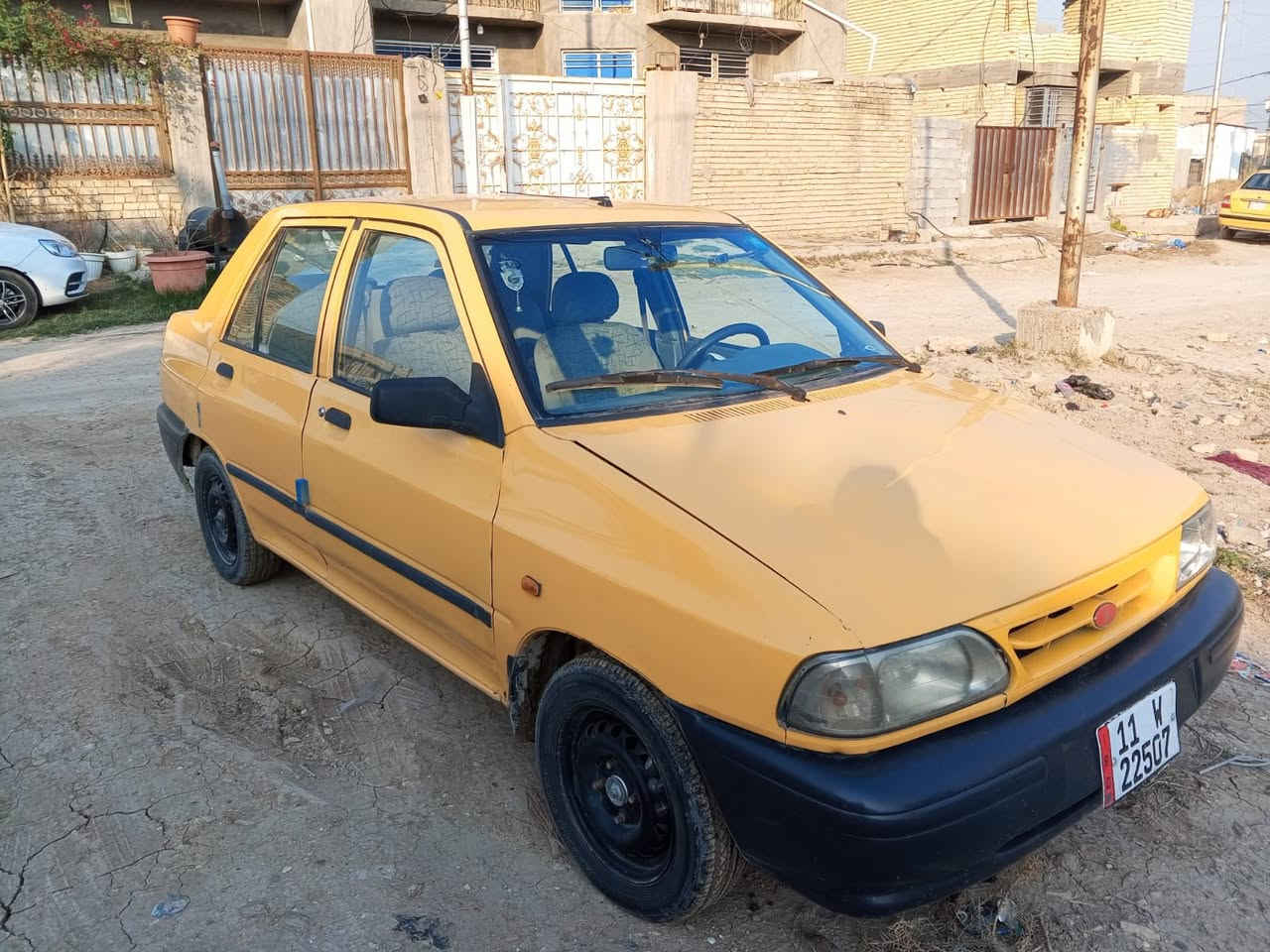 سايبا موديل 2015
رقم بغداد انكليزي 
هزه جديده 
شواصي نضيفه  بس واحد منهن بي فطر قليل ومصلح تبريد شغال 
بيها باب صبغ عكس السايق 
سياره بسمي  
مكانها بغداد 
السعر 36وبيها مجال 
***********
