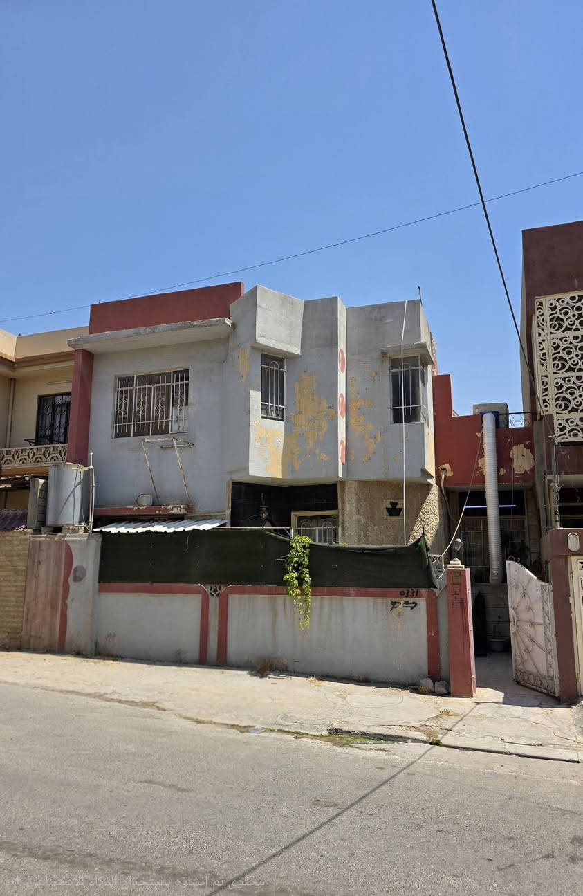 دار للبيع في حي القادسية الثانية 100 م 10  × 10 طابقين 3 غرف نوم استقبال هول مشتملات اتجاه شروق ابتدائي .
***********
***********
عقارات صفوة البيت حي المصارف قرب جامع سعدي مهدي
