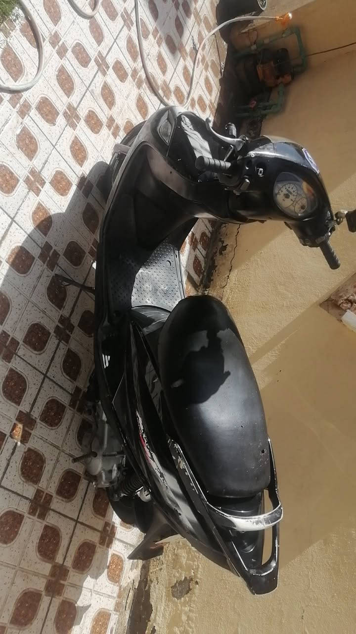السلام عليكم دراجه ماكس ميه وربعين للبيع دراجه بيهه لاستيك ولف دخانه بصيطه ابدايت التشغيل كابريتر بولبرنات كلجات كله نافضه جديد السعر 250 وبيهه مجال للطيبين مكاني ابو غرب الحصوه للستفسار الرقم *********** الرصيد ***********وهاذ واتساب

