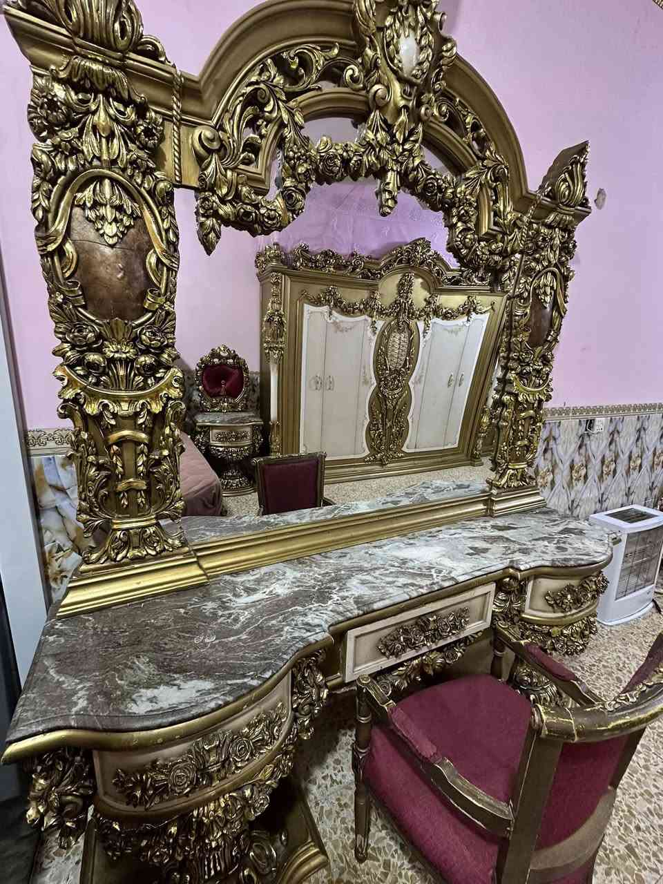 غرفه زان مصري للبيع نضيفه جدا 
قيم بليرضي الله مكان بغداد
***********
