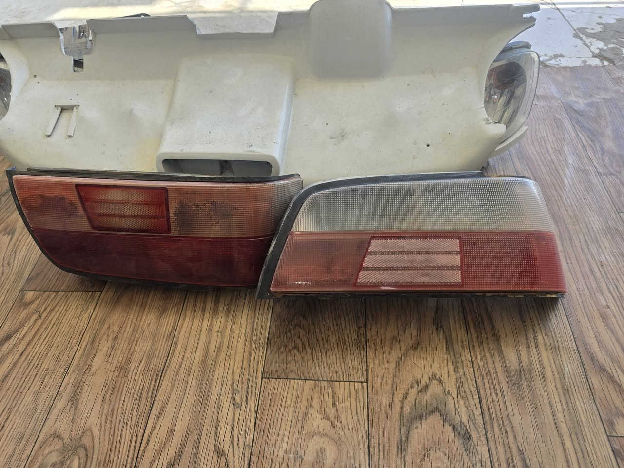 للبيع دعاميه خلفيه السعر( ٥٠)مزدات موديل ١٥(السعر (٥٠)باكلايتاتالسعر( ٣٠)شباك السعر ٢٠)(مكاني بابل ***********
