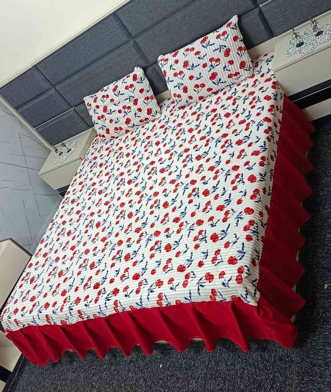 نزلات جرباية 
نوع القماش شتائي خاولي خامة درجة اولى بشهادة الزبائن
القياس /ترهم على السرير العراقي والتركي 
والسعر / 15000 ألف
التوصيل  داخل الكوت بس الف دينار 
الحجز والاستفسار /واتساب  ***********
