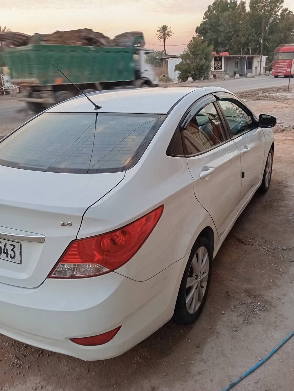 السلام عليكم ورحمه الله وبركاته
اكسنت موديل 14 فول مواصفات 
مكينه 1600
تحكم 
شاشه 
دك خلفي امامي 
ويل اصل 
اشاير مري 
رقم بغداد دولي بسمي 
السياره مكفوله من الصبغ والتبديل فقط بارد بسيط 
السعر 105 
 ‏‪0773 648 0067‬‏
