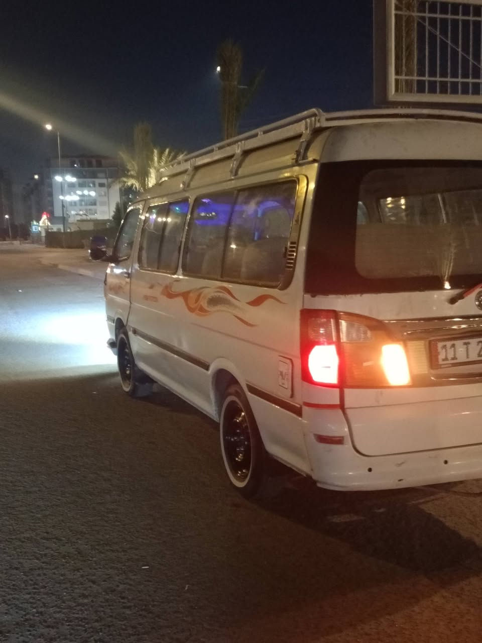 سلام عليكم فتون 2015 للبيع سياره جاهزه كير مكينه اكسل سياره حلوه وجاهزه رقم انكليزي تحويل ثاني يوم 
السعر76 وبيه مجال حك الجيه تحوي وتشوف ابعينك 
مامتواجد بل فيس رقم التلفون ***********
