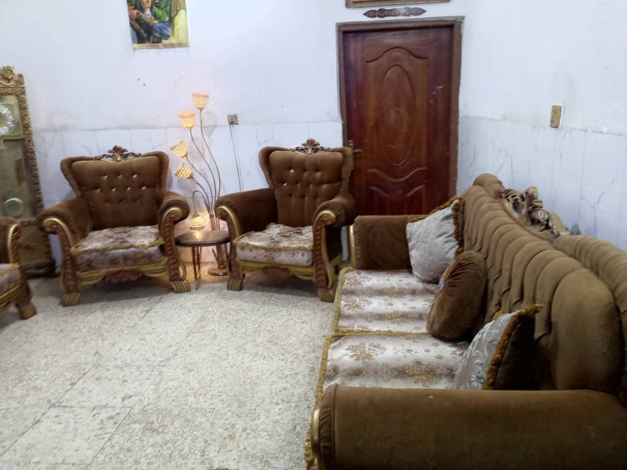 تخم زان تركي نظيف جدا 10مقاعد ب325الف وبي مجال المكان الوشاش *********** يوجد توصيل بكروة يوجد واتس اب

