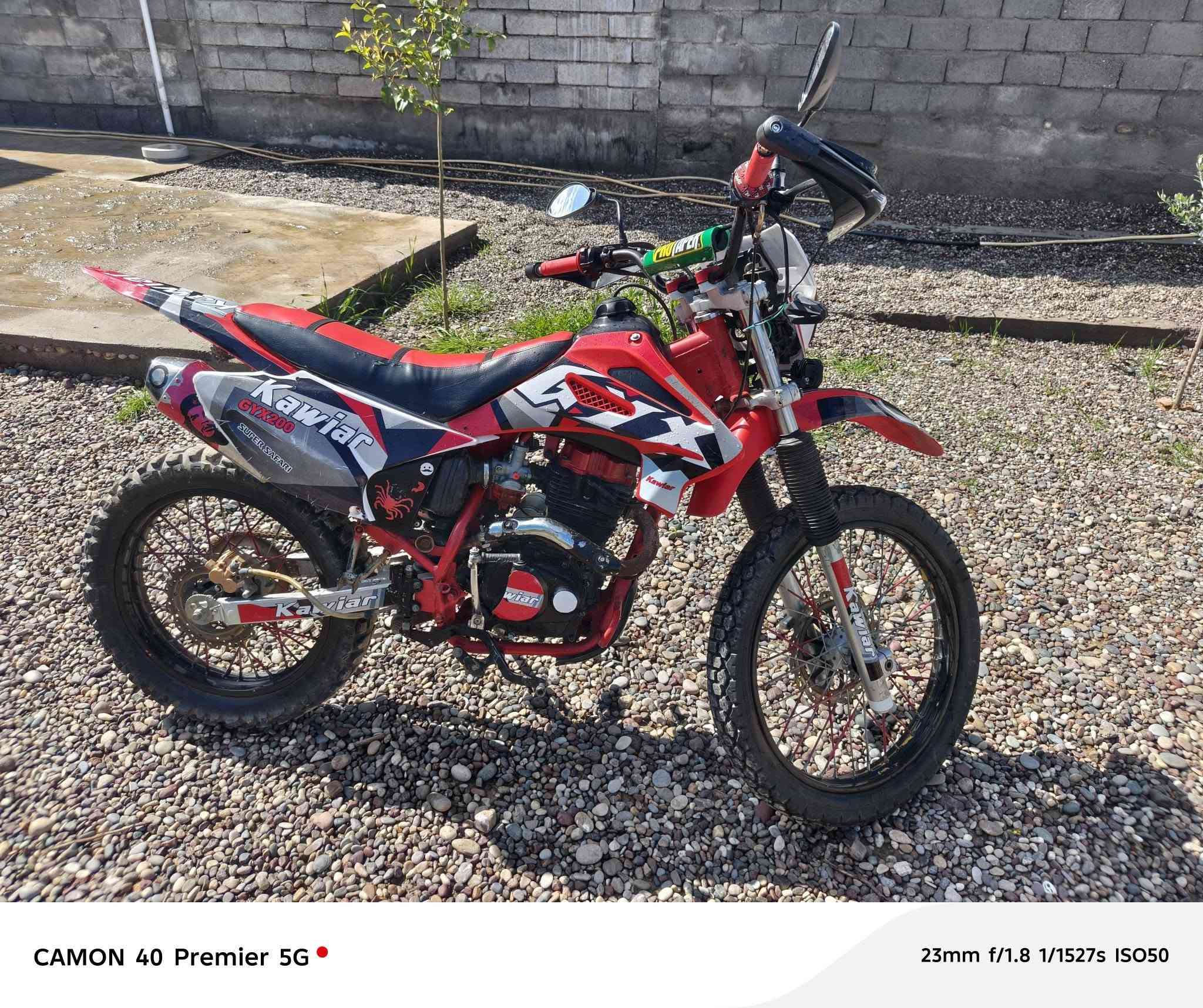 السلام عليكم. دراجه قفاز.موديل 2023
 شركة كاويار. محرك 200.شغال نظيف 
للبيع. السعر. 700 وبي مجال شي قليل
العنوان الشرقاط. ***********
ويرهم مراوس بستوته فقط تكون نظيفه
