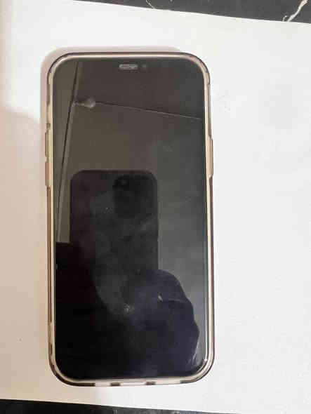 السلام عليكم
ايفون ١٢ عادي للبيع 
بطاريه ٨٣ لا مفتوح ولا مصلح امريكي السعر ٣٢٥ وبي مجال 
*********** البصره
