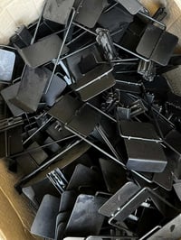 محل أحذية • للبيع