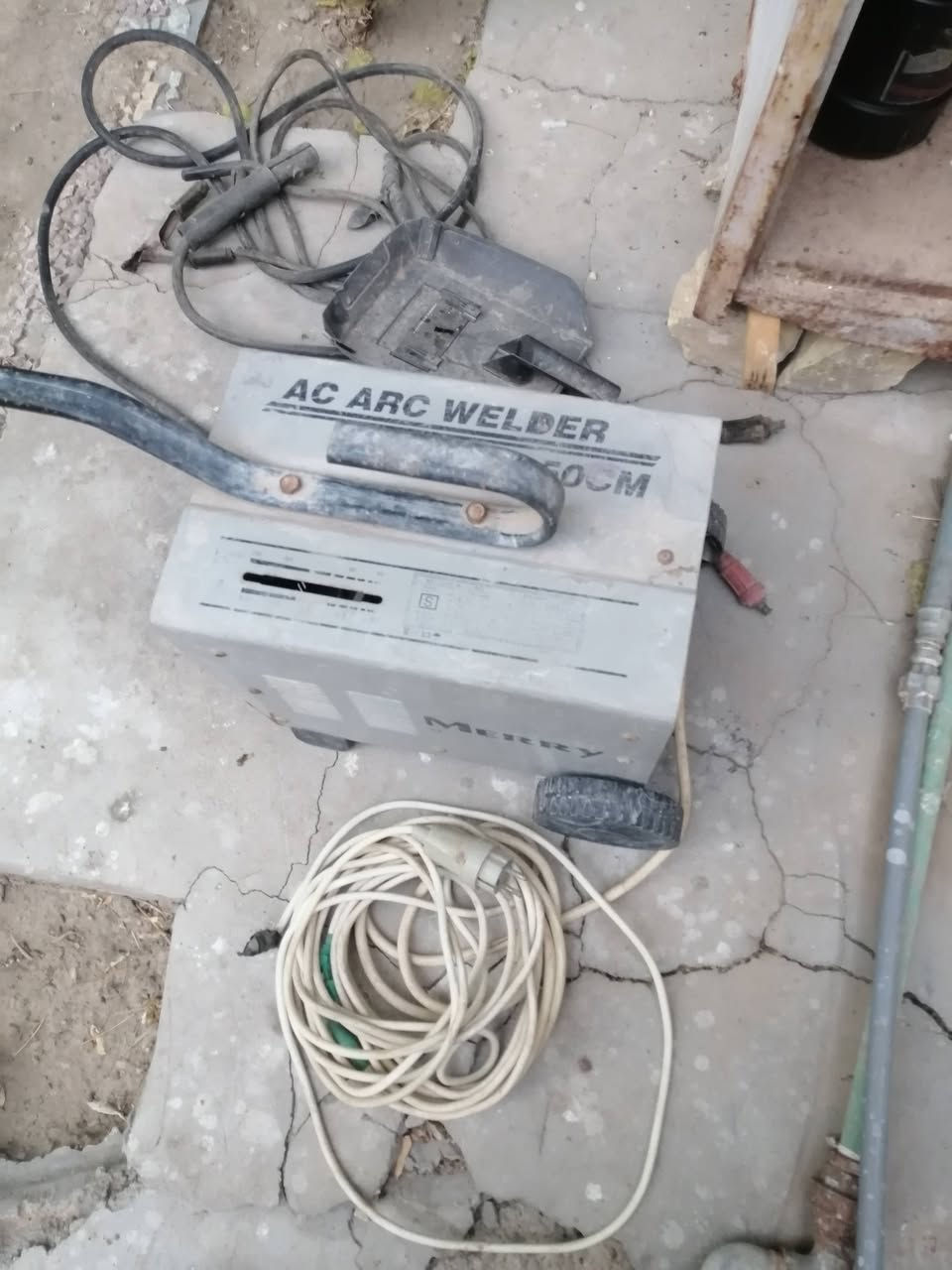 مكينة لحيم وكوسره للبيع في كربلاء الحسينية الجريه *********** او ***********
