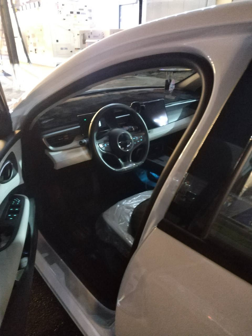 سلام عليكم
للبيع
سيل 5 مواصفات معروفه 
ماشية 10k سيارة جاهزة مابيه اي نقص لكن بيه ملاحظتين موضحات بصوره و دعاميه الاماميه بيه كم شخط 
شاحنته الاصليه موجوده
تحويل ثاني يوم
السعر 19:500 بيه مجال بسيط
مكاني بغداد/بغداد جديدة 
***********
