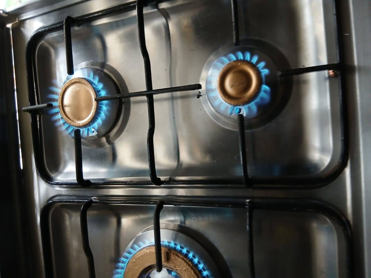 طباخ تكنو عشتار شرط'نضافة شغل السعر 160الرقم الهاتف ***********
