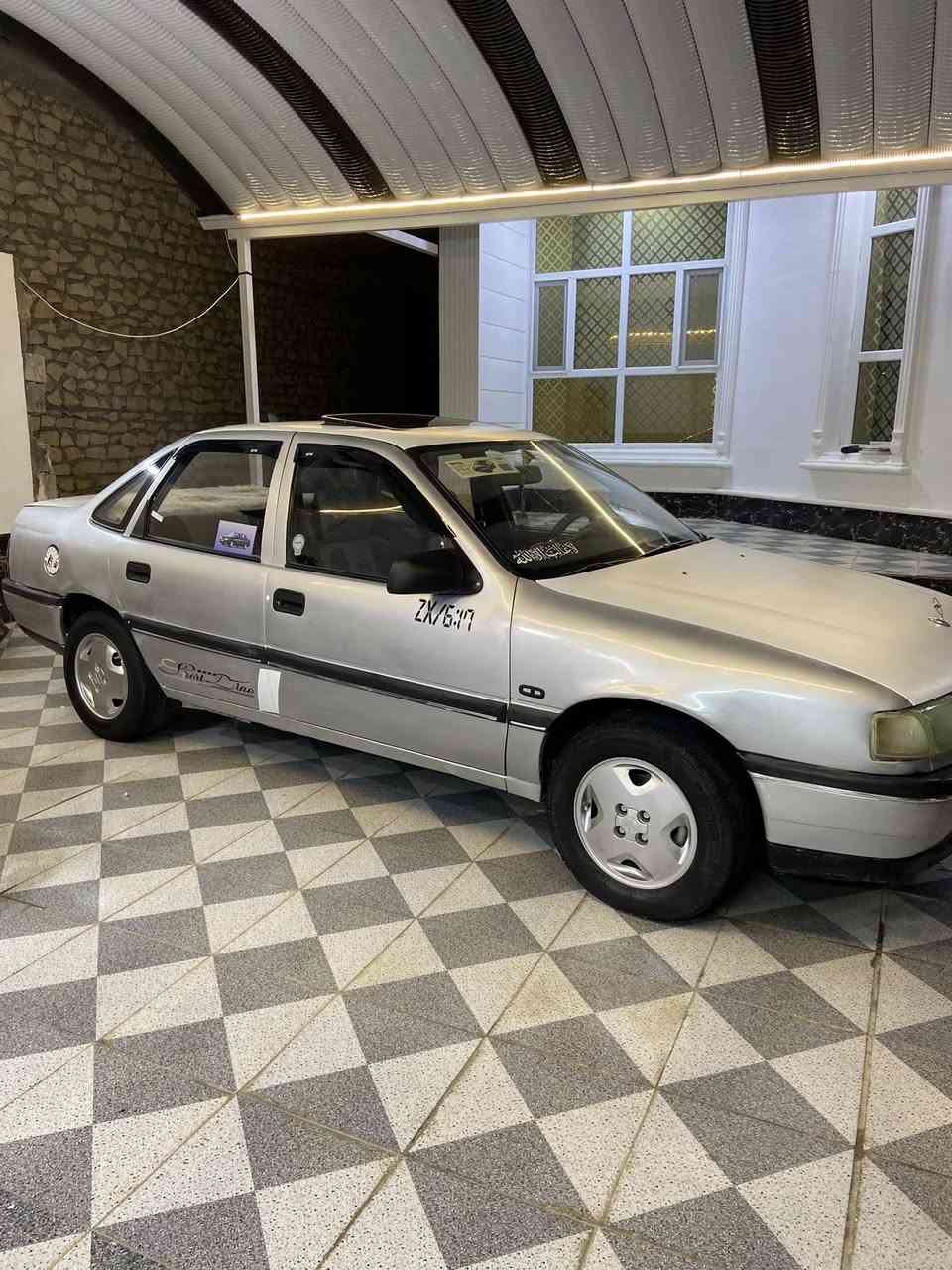 سلام عليكم للبيع أوبل فكترة محرك 20
  كير عادي محرك وكير كفاله كهربائيات 
 كلهة شغاله صدر حيل زين قمارة وصندوك
وبنيد مابيهة قطرة صبغ فقد جاردة وصفاح
 فقد صبغ بدون معجون سنتر لوك شغال 
سعر 31 وبيهة مجال بصيط  عنوان الانبار 
     حديثة رقم ***********
