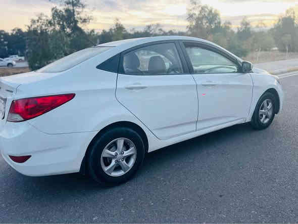 ئه كسينت ٢٠١٢ناو زه رد 
گيرو مه كينه وته بريد به شه رت  سه نه وى نوييه  
 مالى دوسته سه يه ره كه چركه ى تيدا نيه چوار تايه ى نويي له ژيره ته نها ٣ پارچه و په له يه كى بوياغه  
سعر ٨٧ كه ميك مه جال 
***********
*********** بيجي
