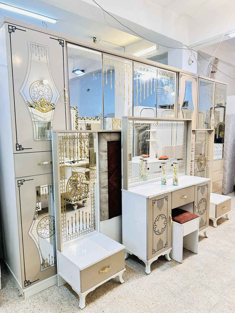 غرفة نوم تركي 🇹🇷 مستخدم
نضافه 80% 💯 مع كنتور ملحق طفل اضافي 2 باب  
لون مميز ضهر بلوك 
برغي وجوي حديد 
7قطع بسعر 900 وبيه مجال 
مع شد ونقل داخل بغداد مجاني


**إذا كنت صاحب هذا الإعلان وتريد حذفه لأي سبب، رجاءا أرسل رسالة إلى الدعم الفني**