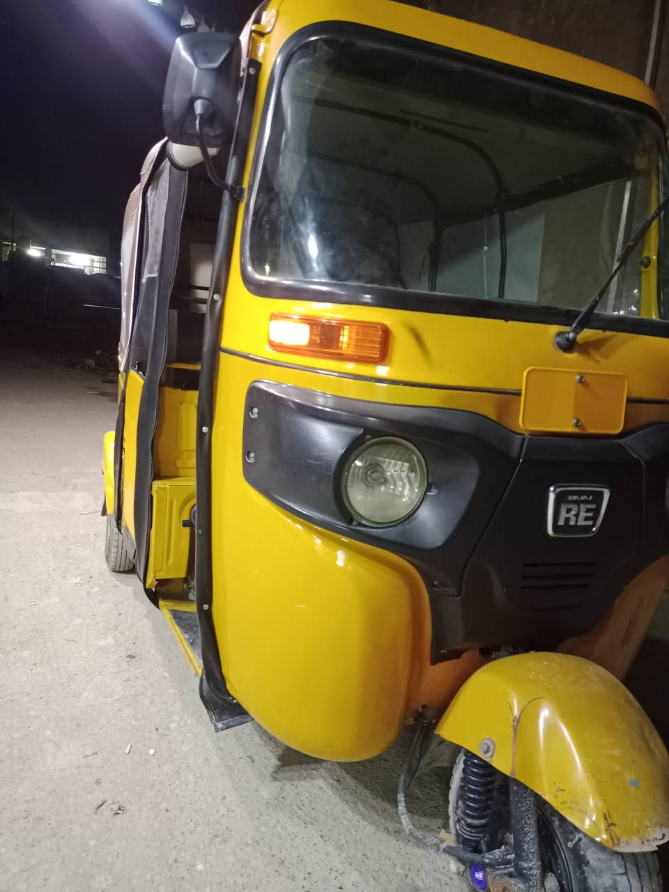 السلام عليكم تكتك 21 رقم بغداد تحويل ثاني يوم كشر مكفول من الصبغ بيها بارد يم الجاملغ الخلفي تراي زيرو الشراي
يتصل *********** السعر 7500
