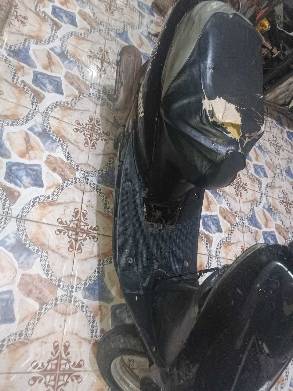 دراجه عصفوري شغله هندر سلف عوزها باتري شغله مكينه ناعمه كهربائيات كلها شغله سعرها 130 عنواني مدينه اربعميه ***********
