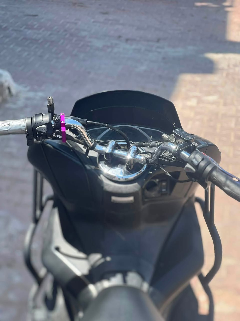 سلام عليكم
شباب pcx جيل ثالث

دراجة مكفولة كفالة عامه وبعد احلى من الصور 

دراجة خير من الله ب 1850 وبيها مجال

مكانها مدينة الصدر ق77

ملاحضة الدراجة ما مغسولة فه بيها تراب
*********** للتواصل
