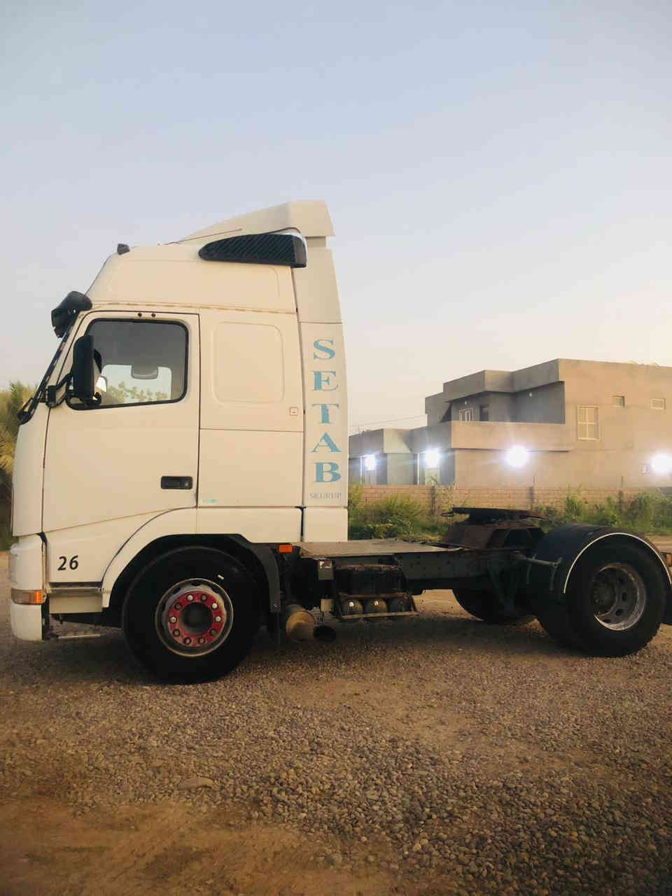 السلام عليكم
#للبيع راس تريله فولفو 
لون ابيض 
موديل ٢٠٠٢
رقم صلاح الدين انكليزي باسمي 
للاستفسار الاتصال 
***********
