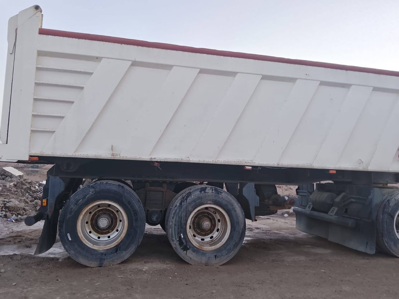 سلام عليكم مقطوره لبيع شاصي ١٦ دناكير ١٦ ألماني مكان بصره رقم تلفون ***********
