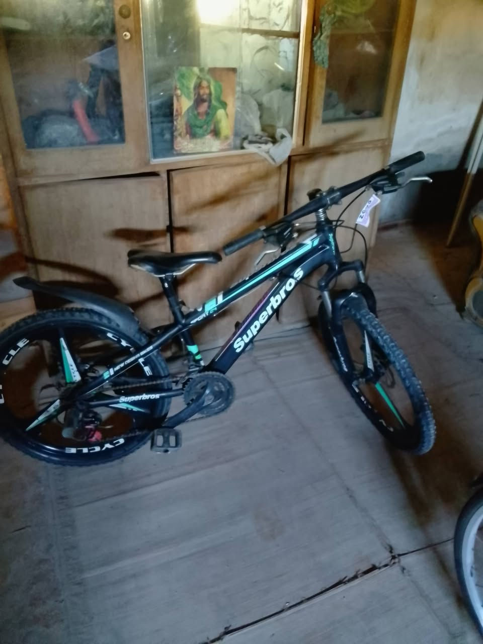 من رخصة الادمن المحترم والفاضل 
بايسكل جبلي كير عكرب حجم ٢٤ سعره ٨٥ الف  بغداد البياع نهاية الشرطه الخامسه


**إذا كنت صاحب هذا الإعلان وتريد حذفه لأي سبب، رجاءا أرسل رسالة إلى الدعم الفني**