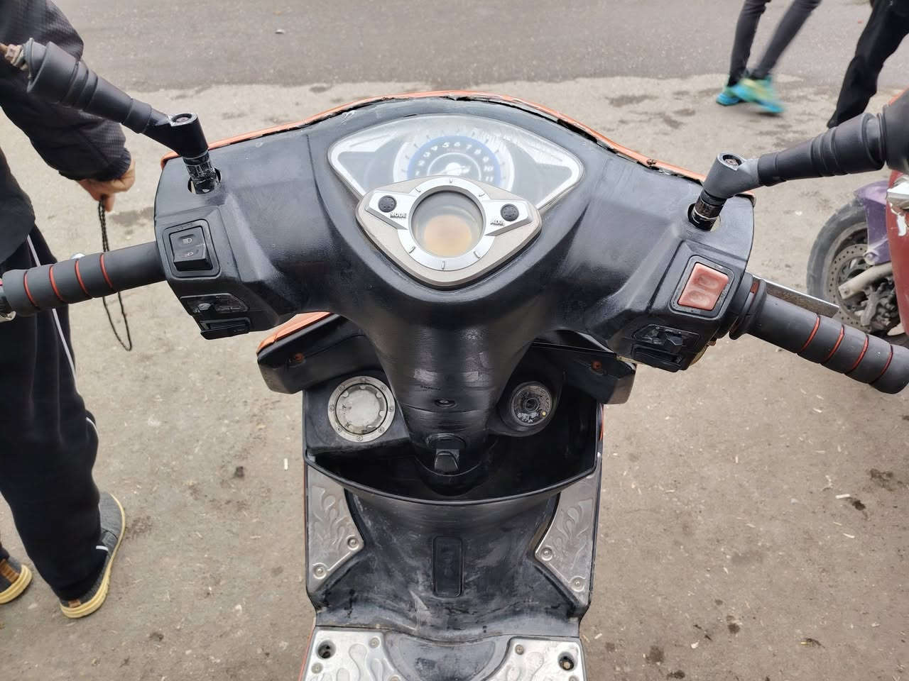 ماطور كامكو للبيع نوزل دراجة مابيها عيب شرط الفحص السعر 450 وبيها مجال لشراي مكاني كركوك حي العسكري *********** وتساب ***********
